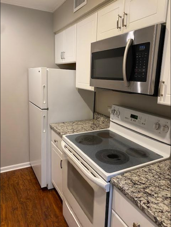 6178 Knoll Lane Court #307, Willowbrook, IL 60527