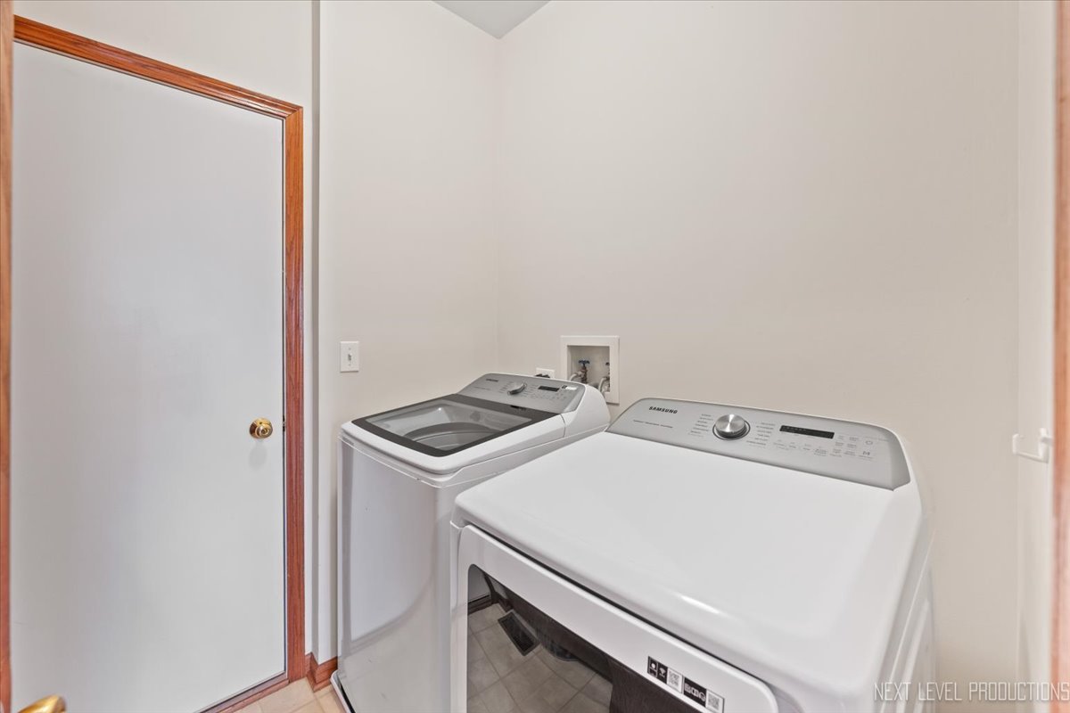 425 S Orchard Drive, Bolingbrook, IL 60440