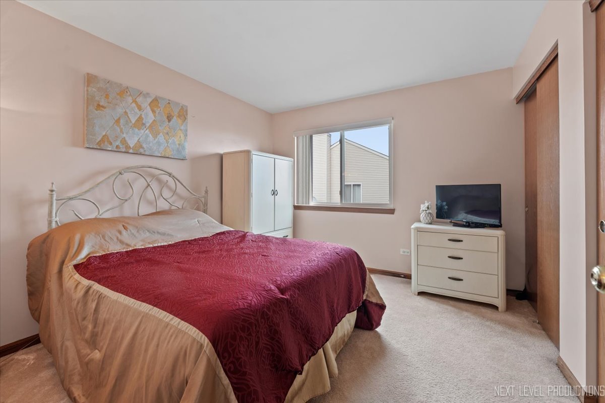 425 S Orchard Drive, Bolingbrook, IL 60440