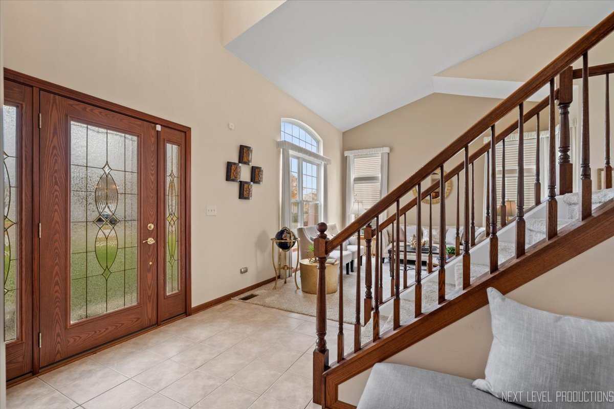 425 S Orchard Drive, Bolingbrook, IL 60440