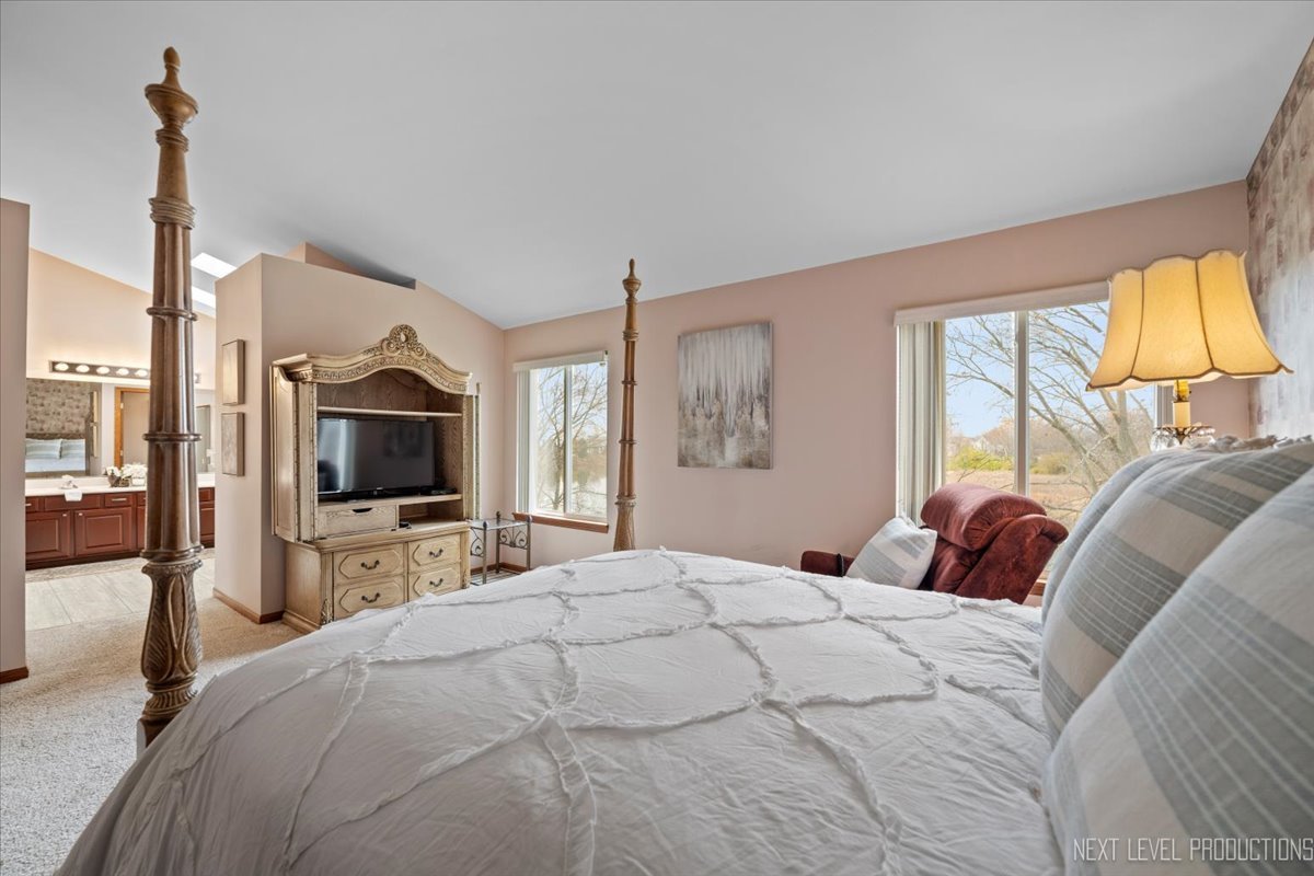 425 S Orchard Drive, Bolingbrook, IL 60440