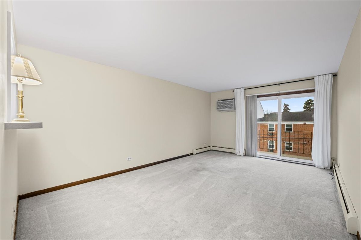 1279 Harding Avenue #3D, Des Plaines, IL 60016