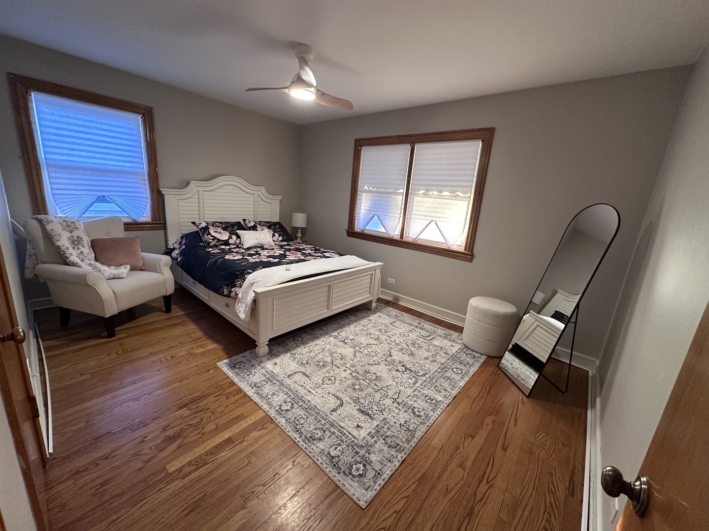 9221 S Avers Avenue, Evergreen Park, IL 60805