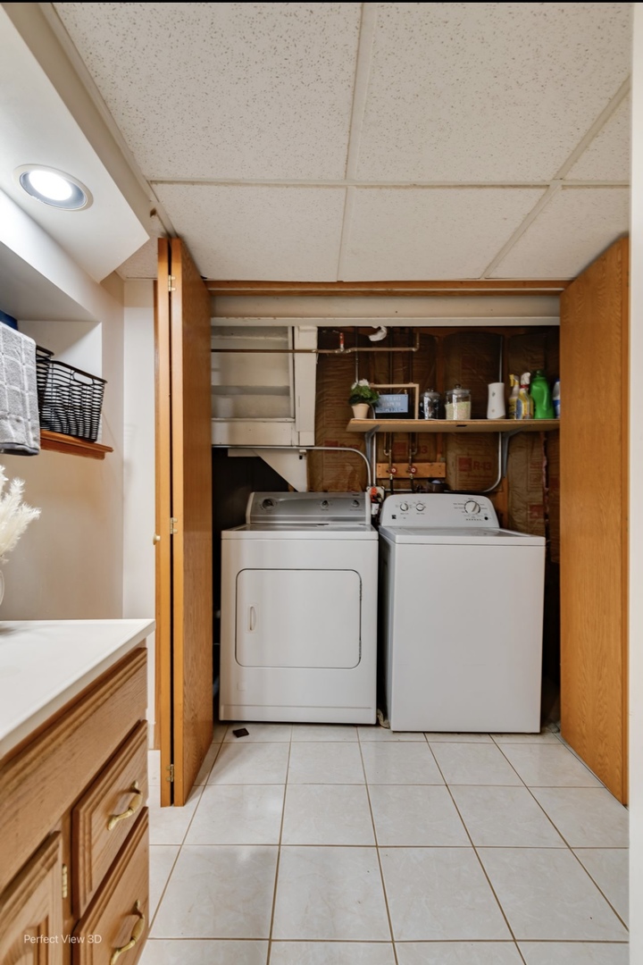 9221 S Avers Avenue, Evergreen Park, IL 60805