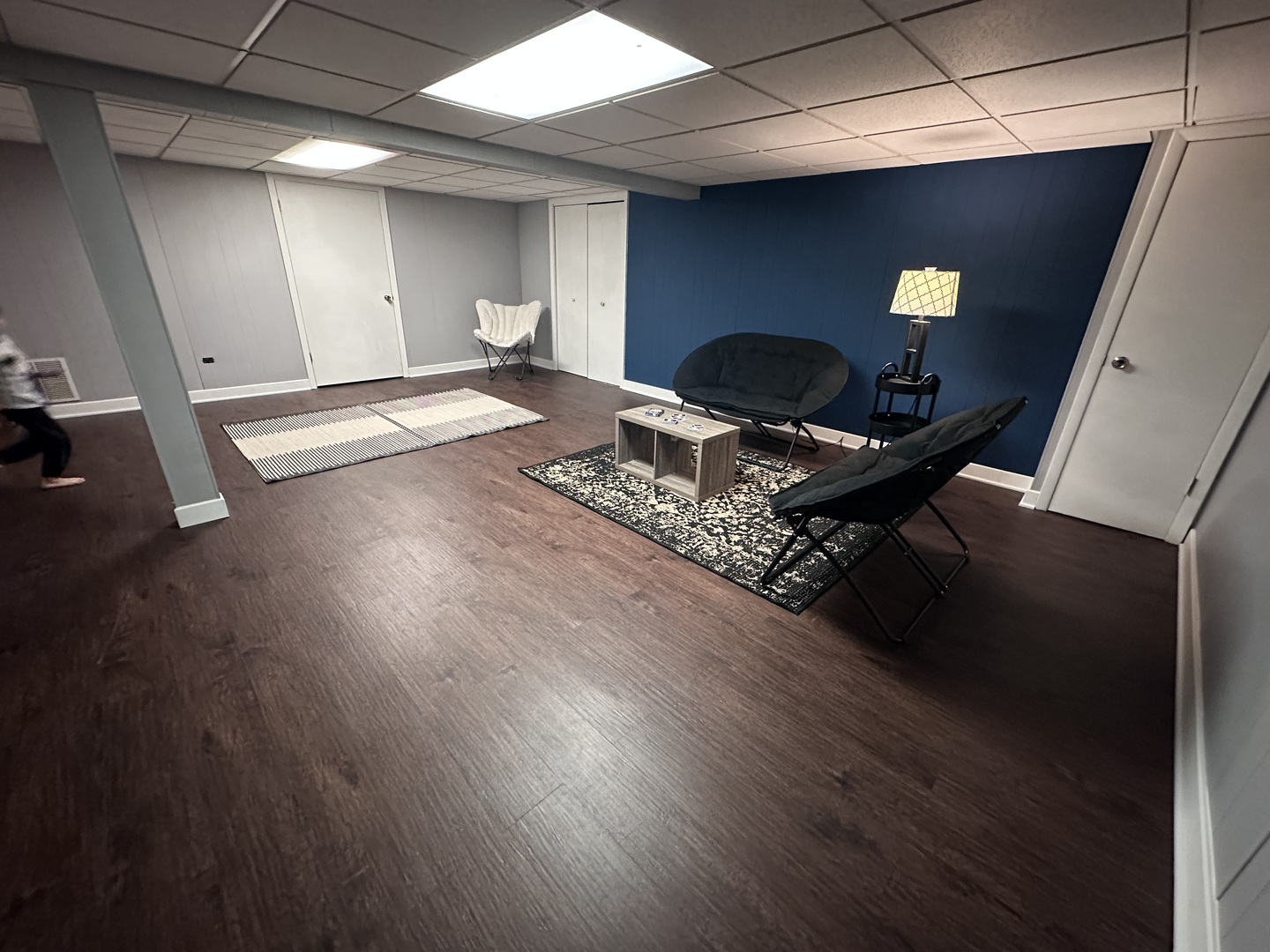 9221 S Avers Avenue, Evergreen Park, IL 60805