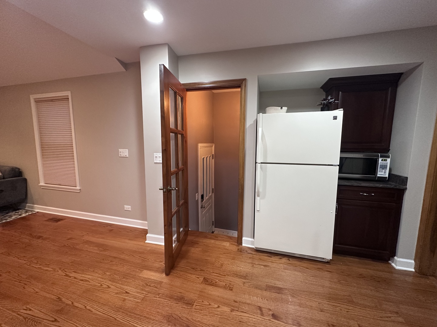 9221 S Avers Avenue, Evergreen Park, IL 60805