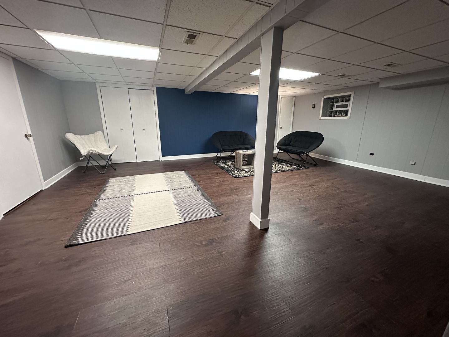 9221 S Avers Avenue, Evergreen Park, IL 60805