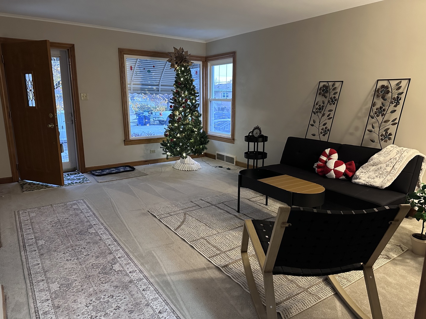 9221 S Avers Avenue, Evergreen Park, IL 60805