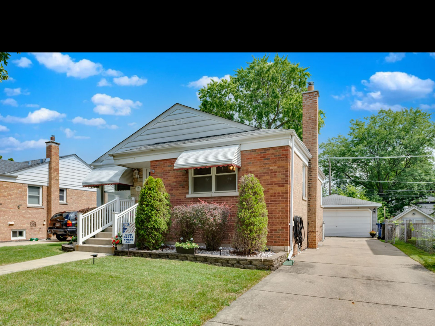 9221 S Avers Avenue, Evergreen Park, IL 60805