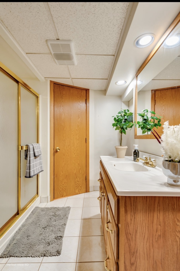 9221 S Avers Avenue, Evergreen Park, IL 60805