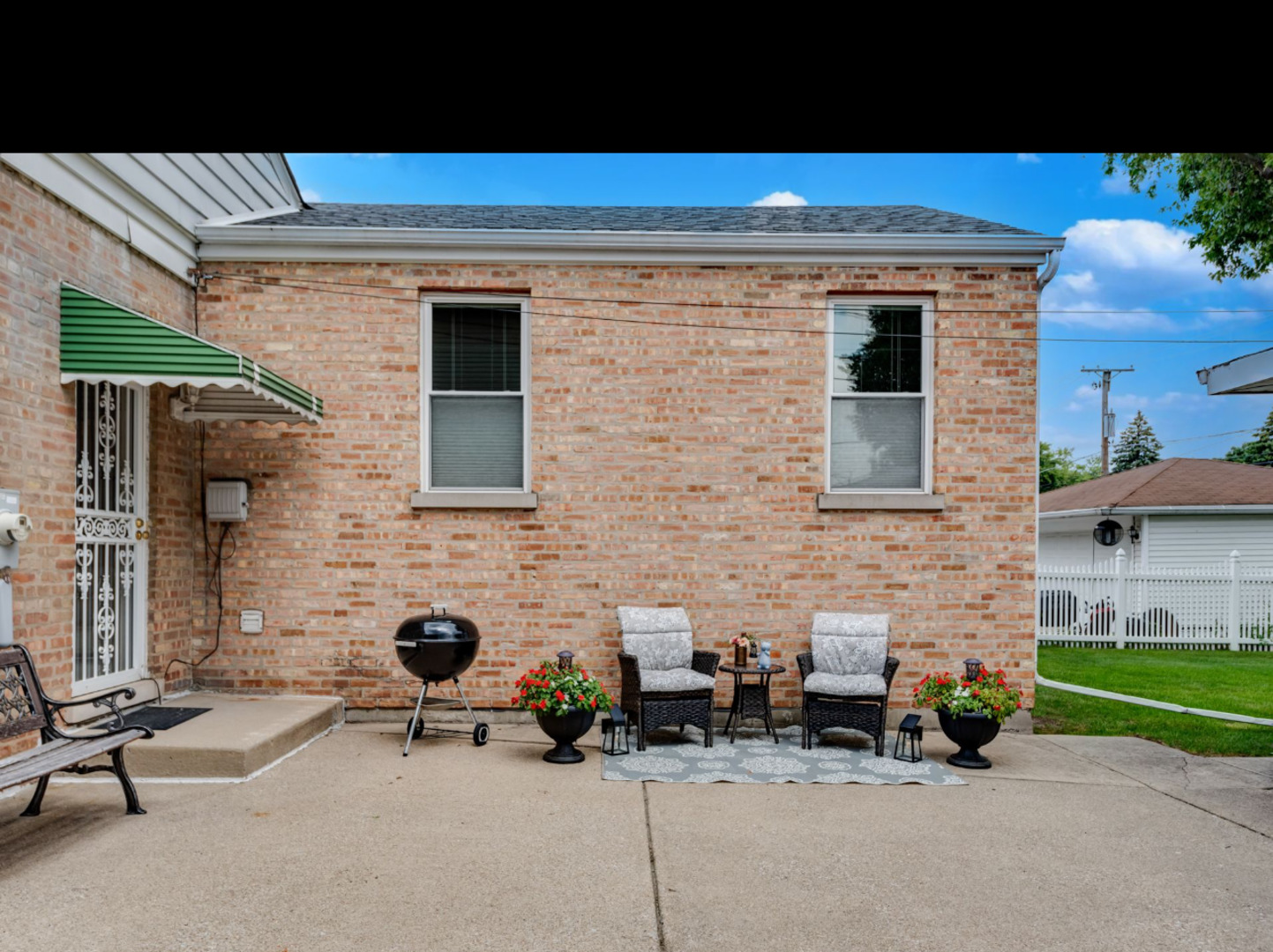 9221 S Avers Avenue, Evergreen Park, IL 60805