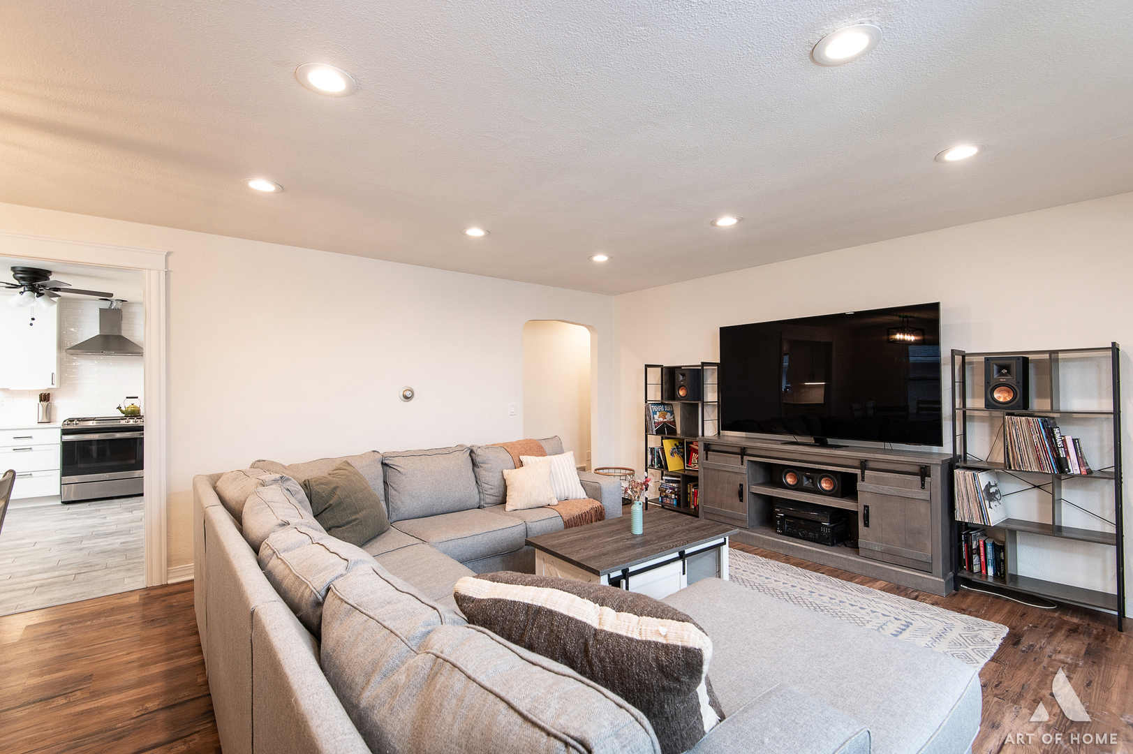 930 E 8th Street, Lockport, IL 60441