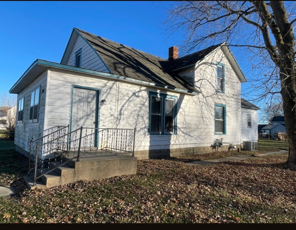 801 Main Street, Crescent City, IL 60928