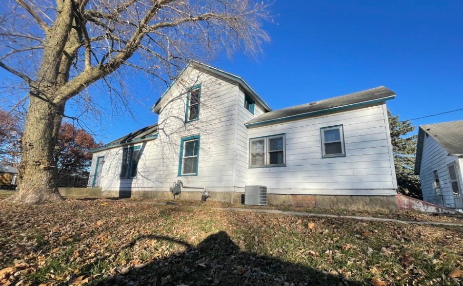 801 Main Street, Crescent City, IL 60928