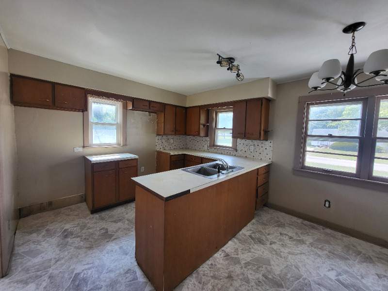 801 Main Street, Crescent City, IL 60928