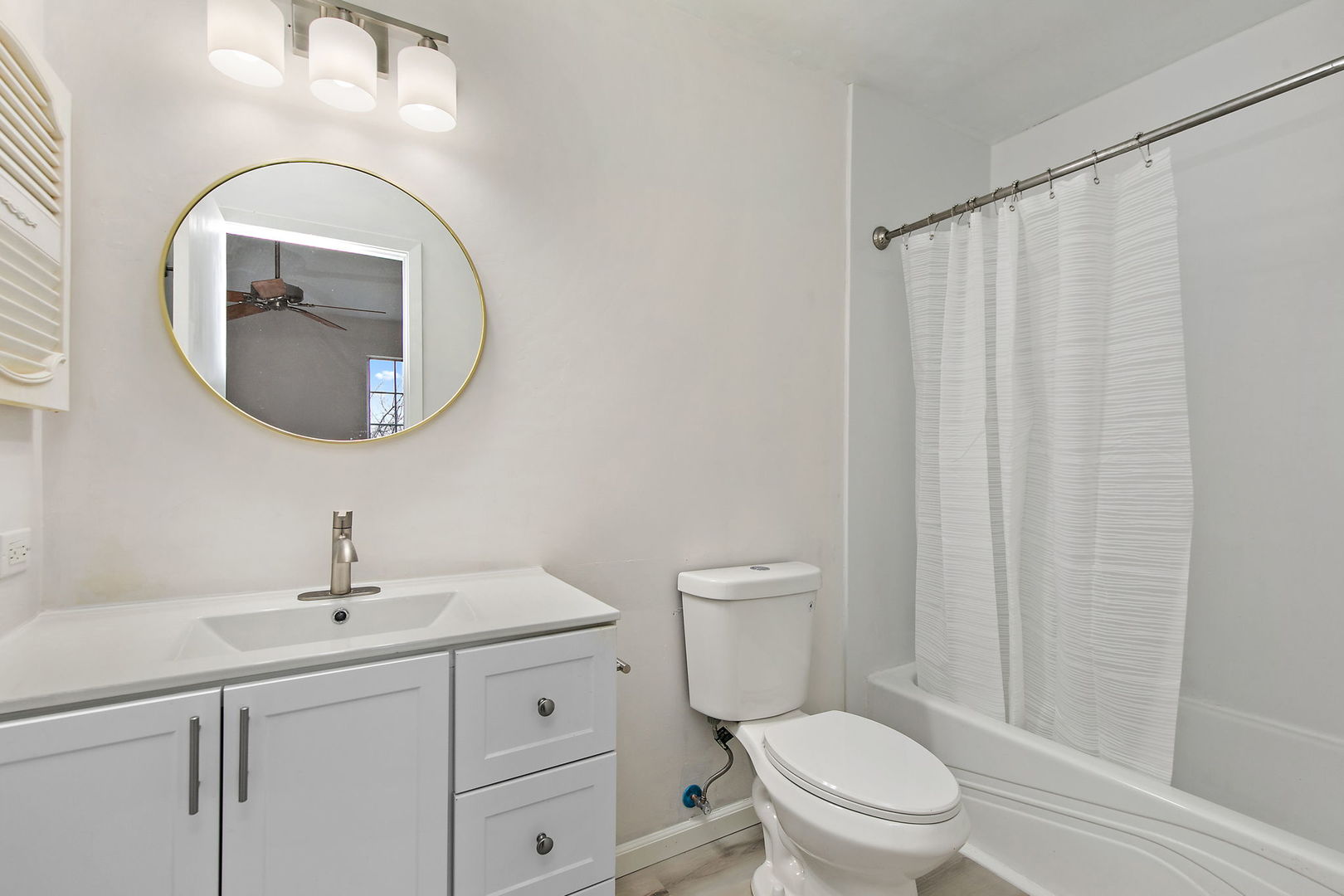 1113 Regency Court, Schaumburg, IL 60193