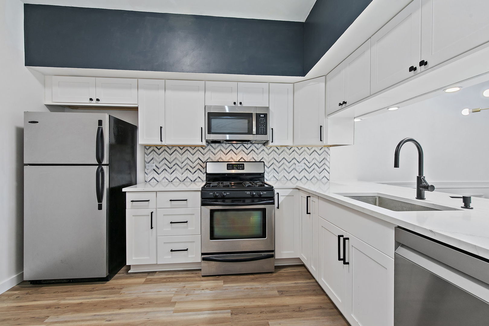 1113 Regency Court, Schaumburg, IL 60193