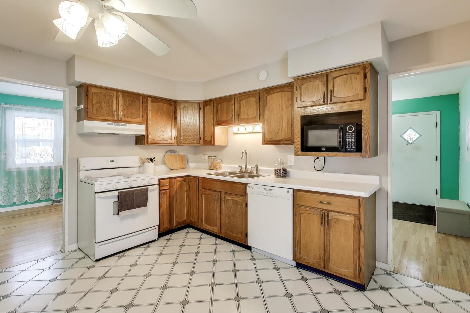 1046 Martingale Drive, Bartlett, IL 60103