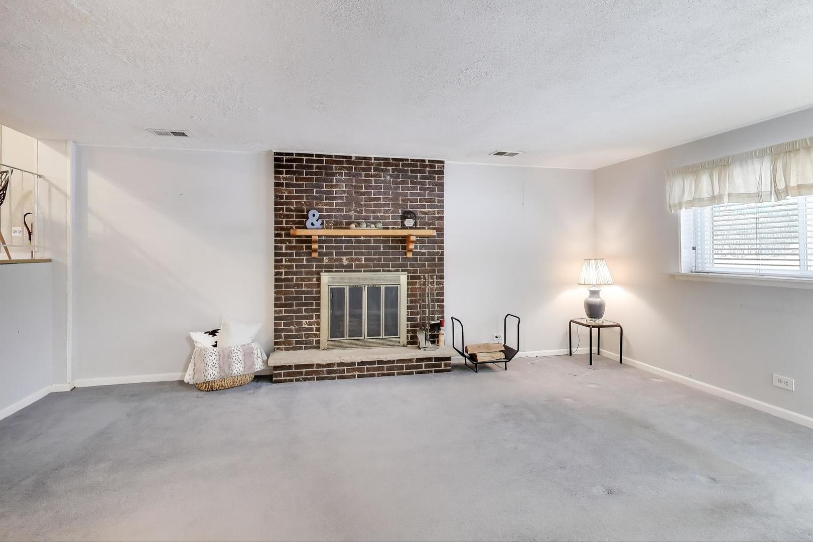 1046 Martingale Drive, Bartlett, IL 60103