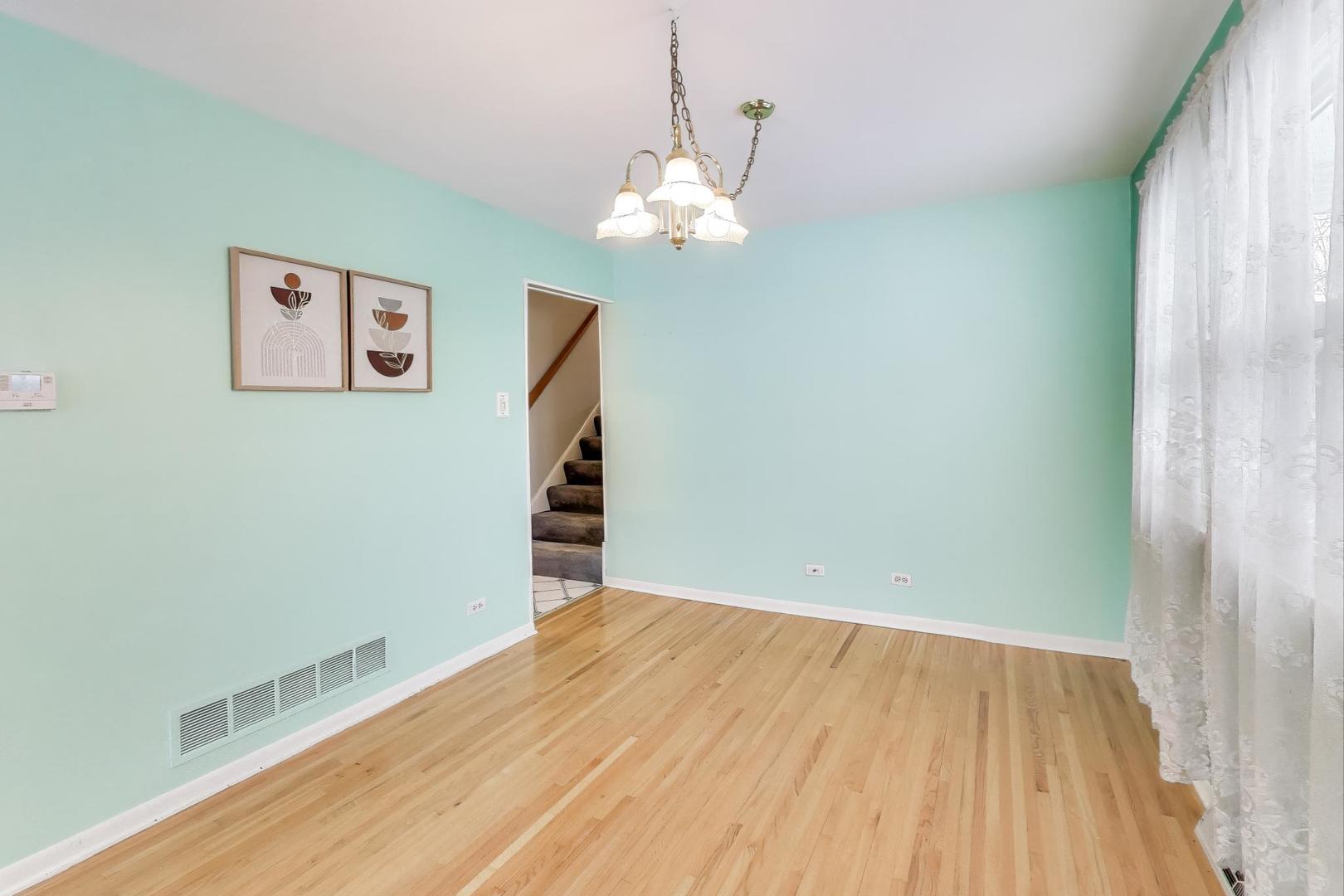 1046 Martingale Drive, Bartlett, IL 60103