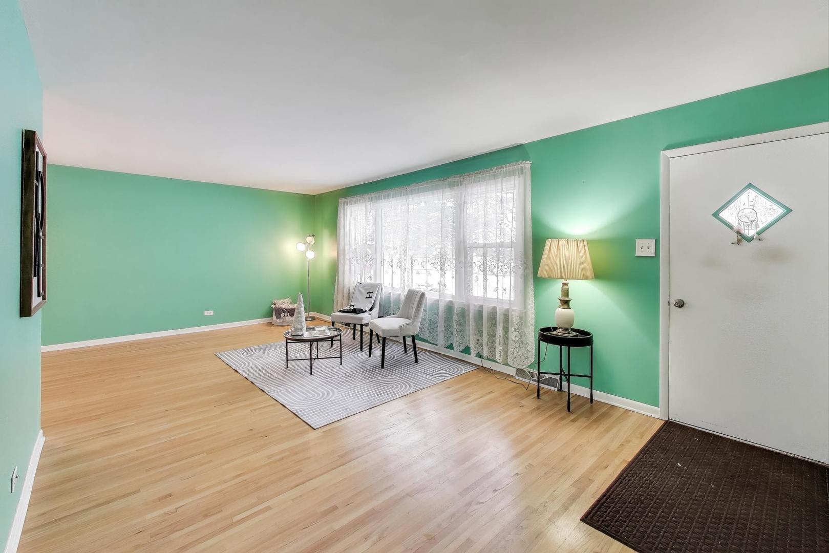 1046 Martingale Drive, Bartlett, IL 60103