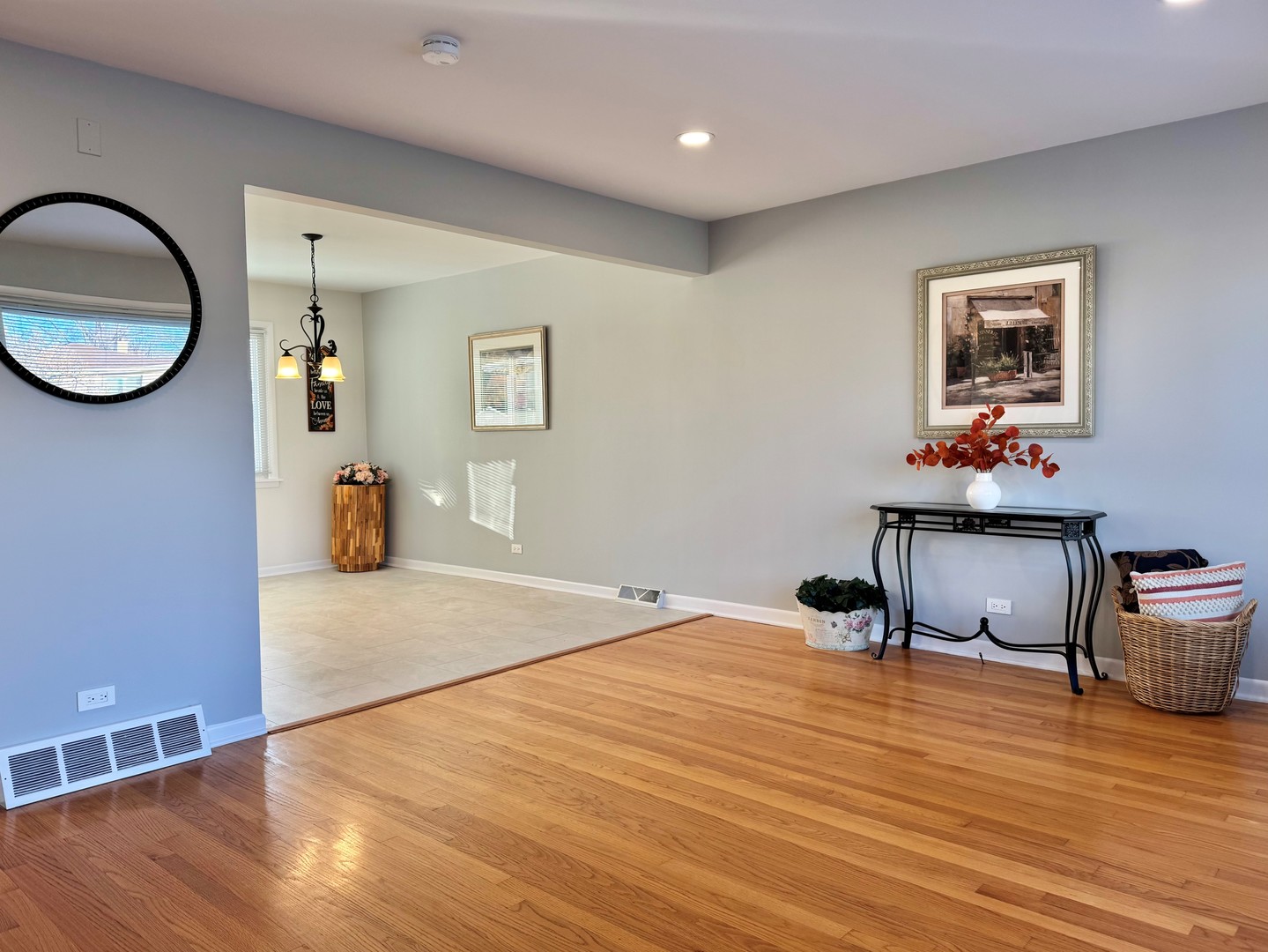 1411 Anthony Road, Wheeling, IL 60090