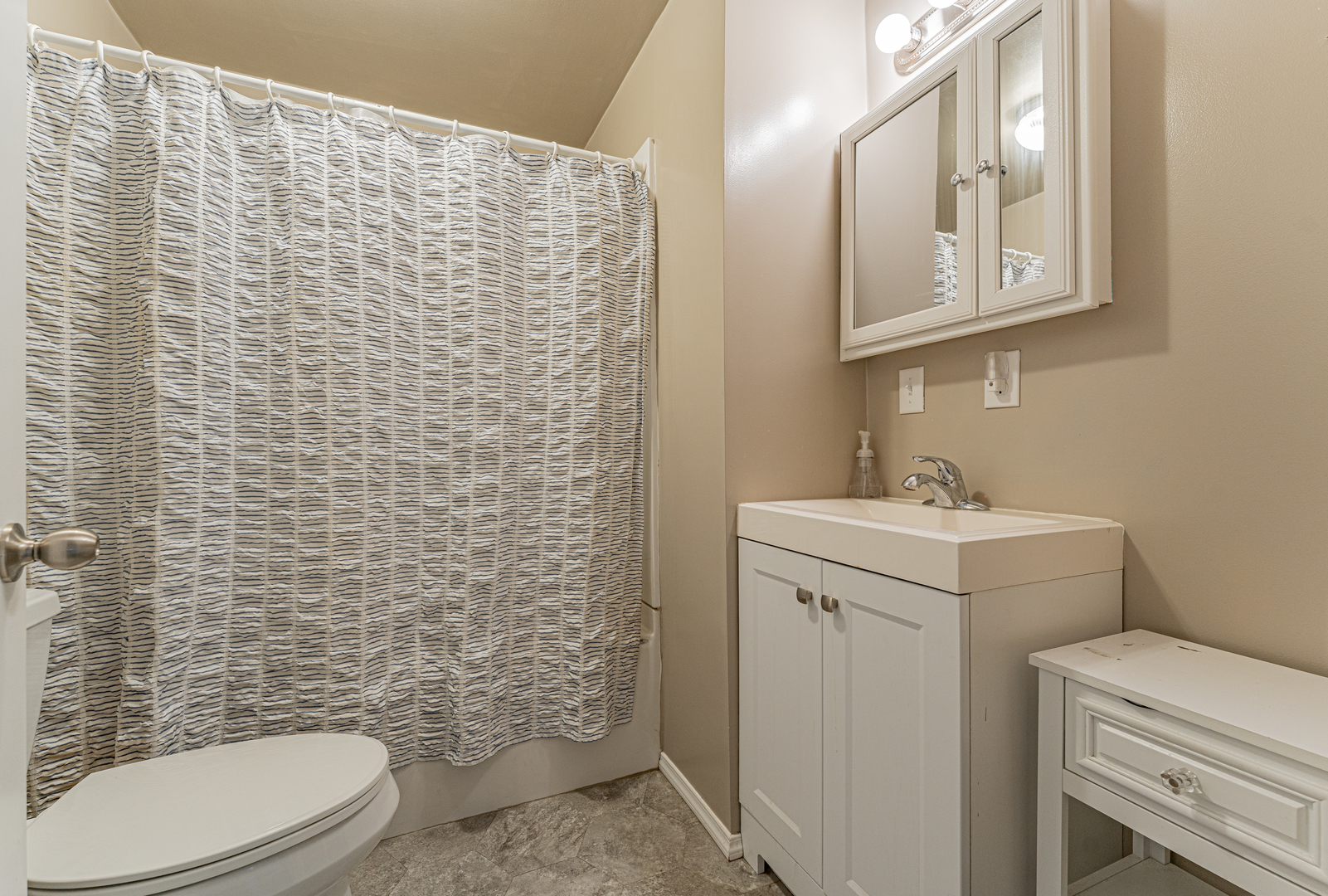 1204 N Ottawa Street, Lincoln, IL 62656