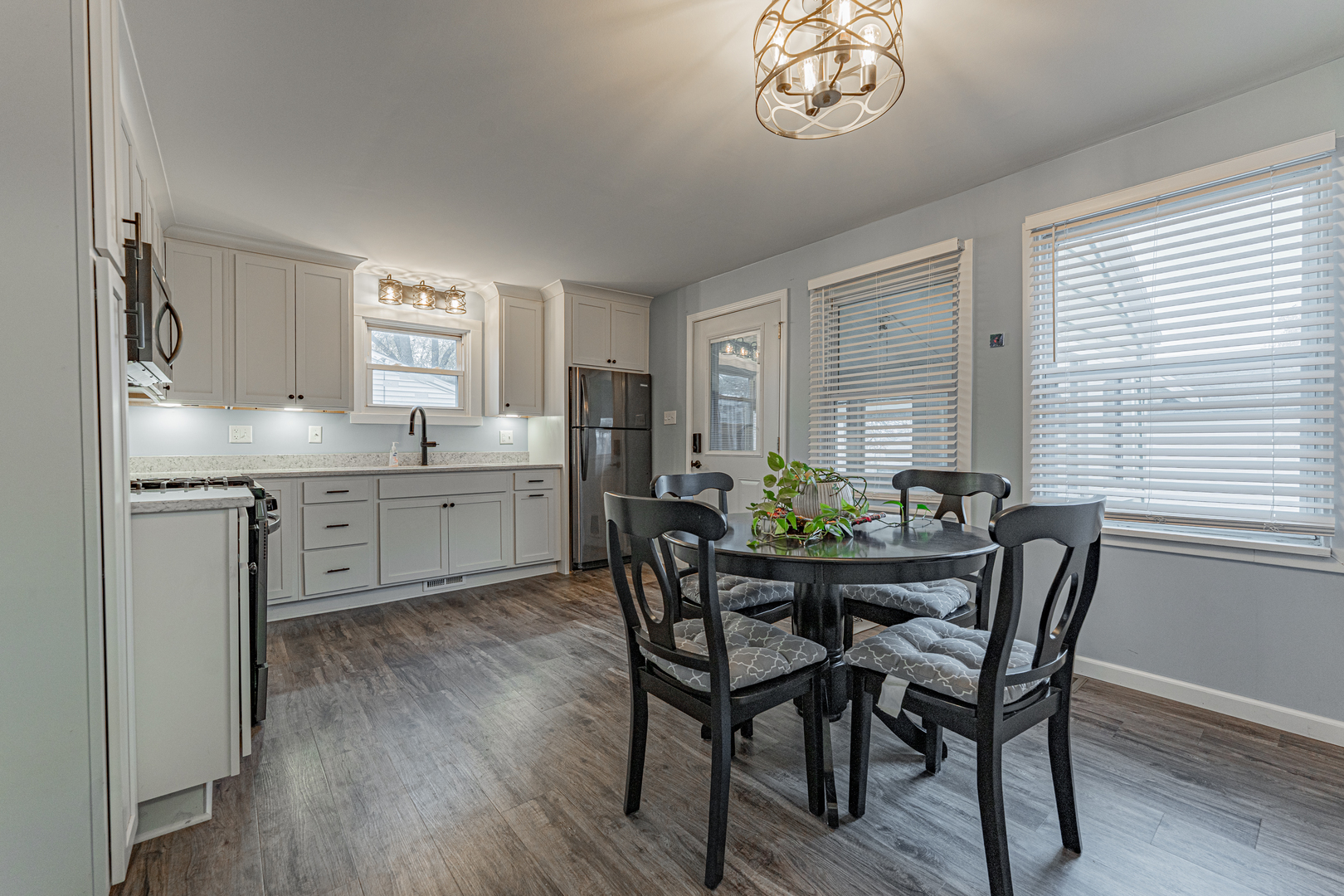 1204 N Ottawa Street, Lincoln, IL 62656