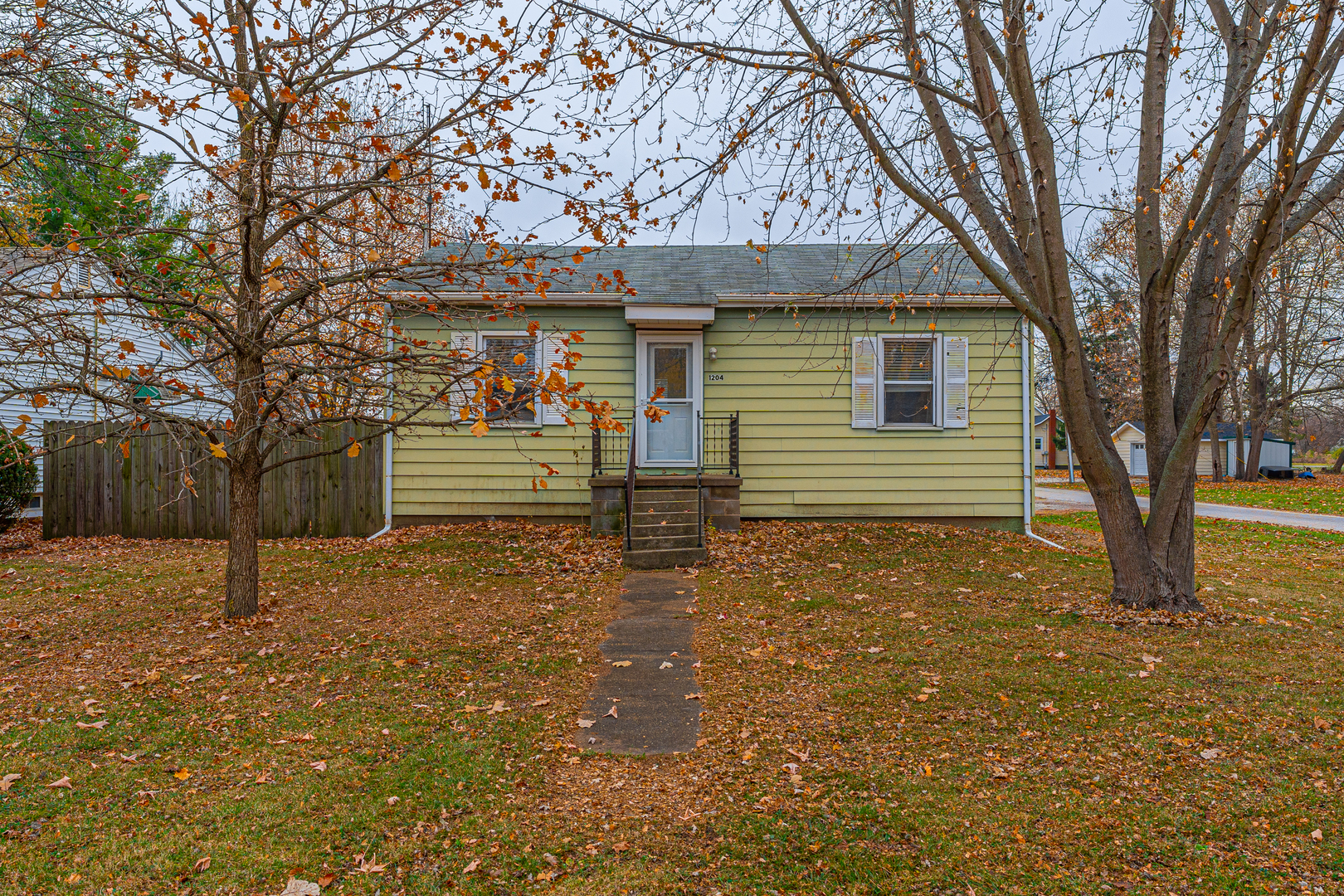 1204 N Ottawa Street, Lincoln, IL 62656