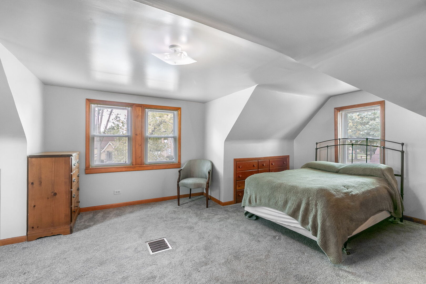 4343 W 109th Street, Oak Lawn, IL 60453