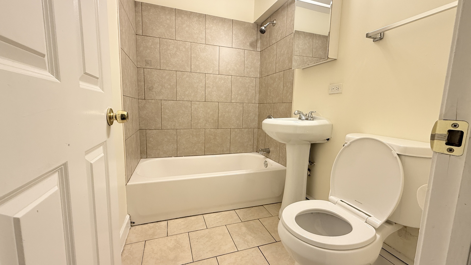 9036 S Cottage Grove Avenue #1C, Chicago, IL 60619