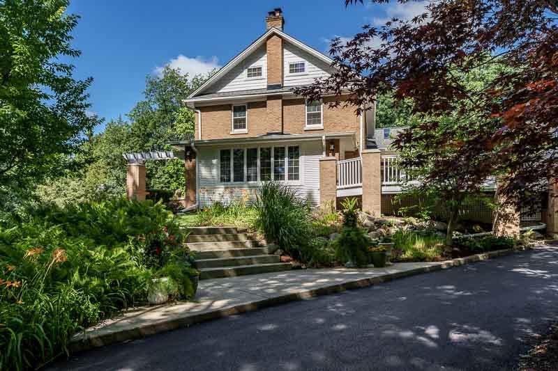 2716 Spring Creek Road, Rockford, IL 61107