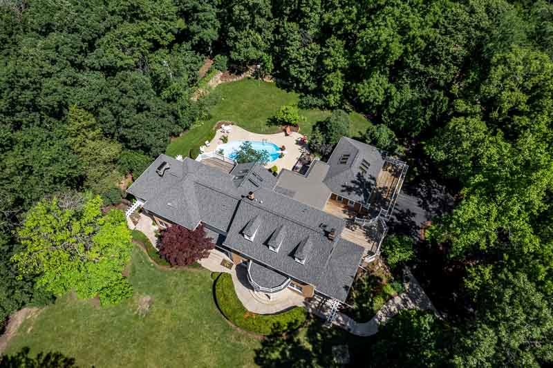 2716 Spring Creek Road, Rockford, IL 61107