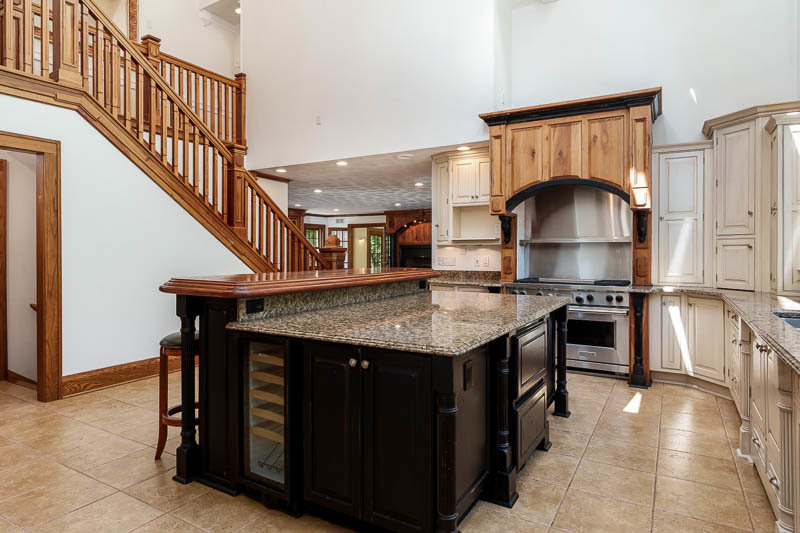 2716 Spring Creek Road, Rockford, IL 61107