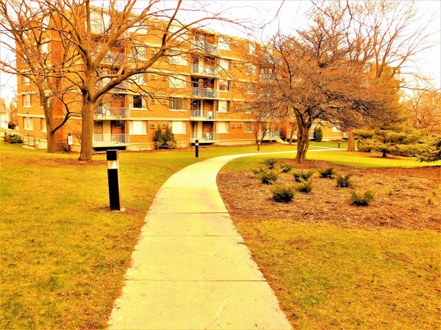 2201 S Highland Avenue #3G, Lombard, IL 60148