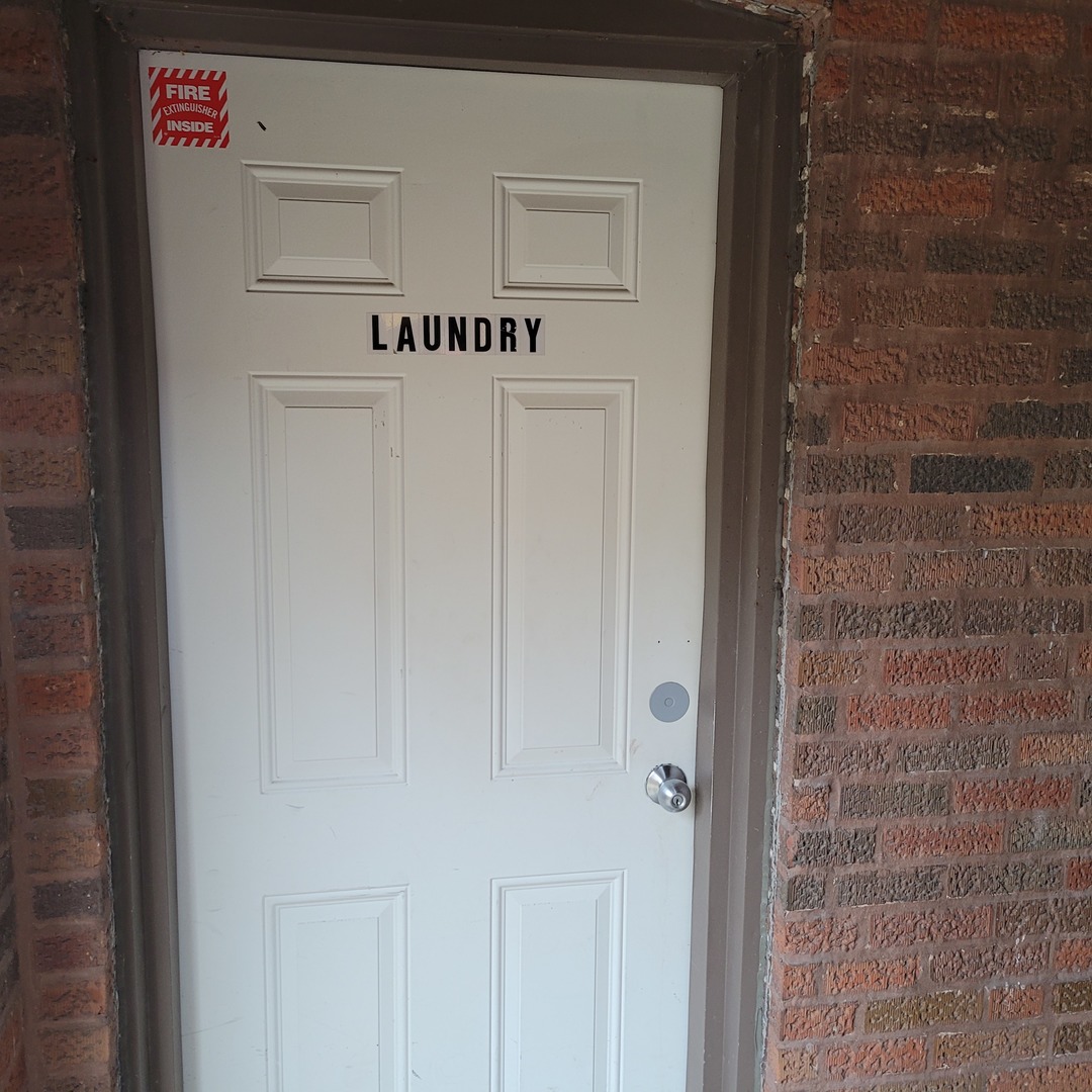 56 Forest Avenue #1N, Riverside, IL 60546