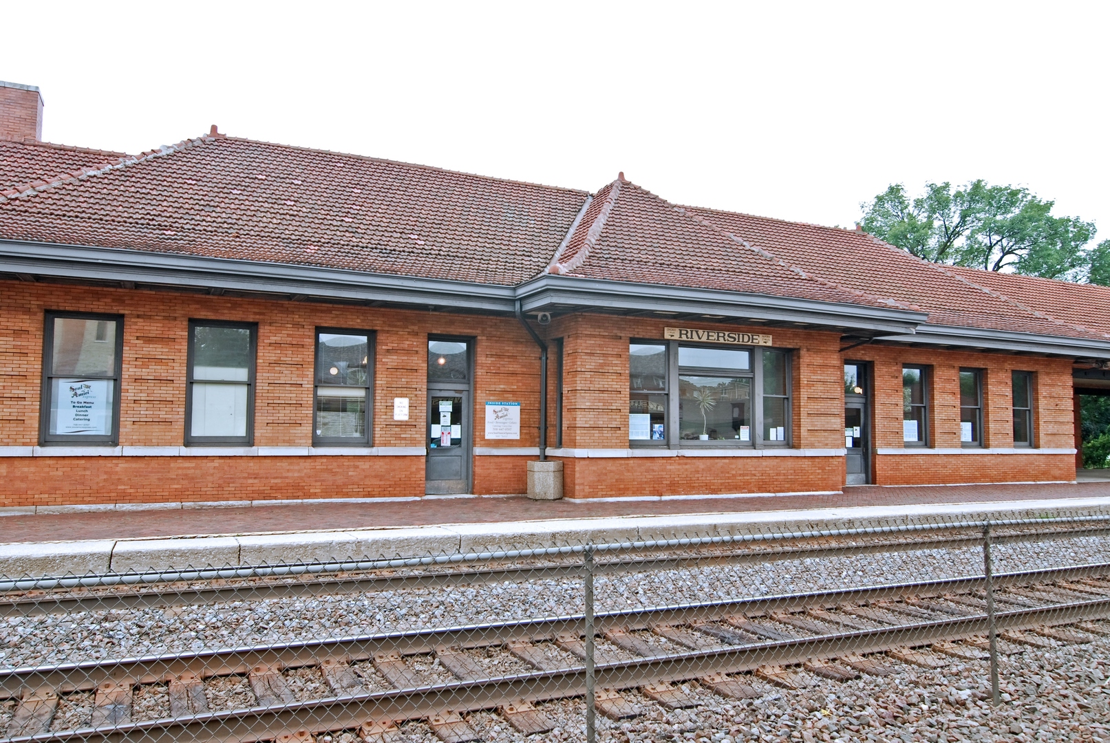 56 Forest Avenue #1N, Riverside, IL 60546