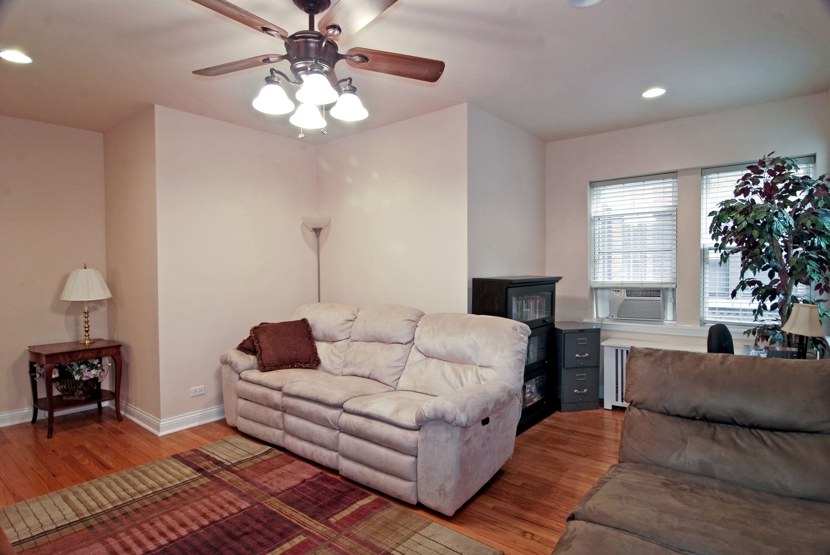 56 Forest Avenue #1N, Riverside, IL 60546