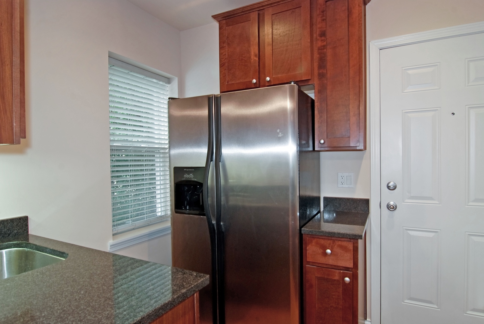 56 Forest Avenue #1N, Riverside, IL 60546