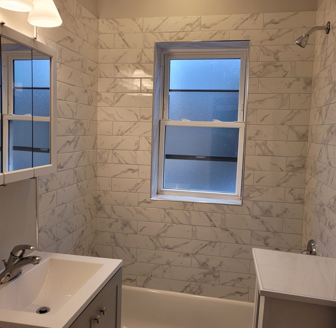 56 Forest Avenue #1N, Riverside, IL 60546