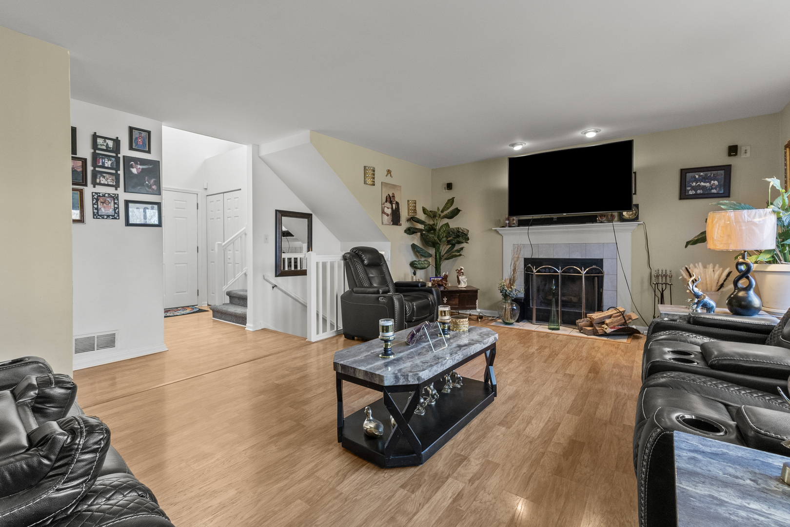 1907 Dawn Lane, Zion, IL 60099