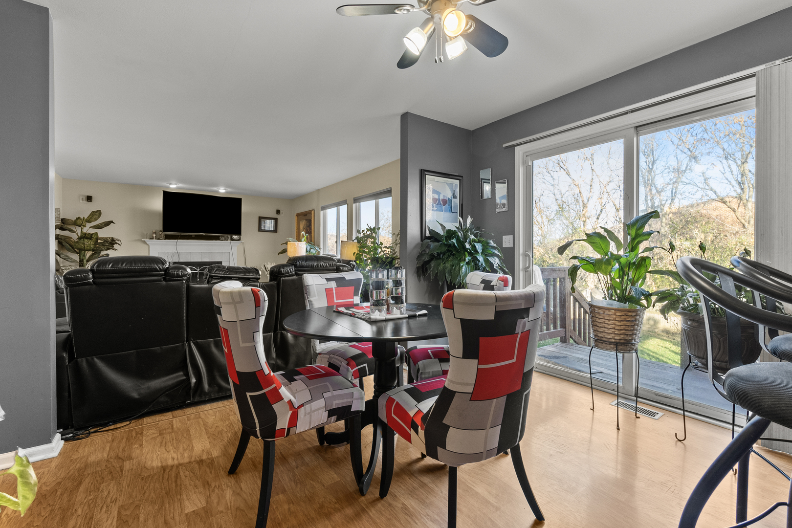 1907 Dawn Lane, Zion, IL 60099