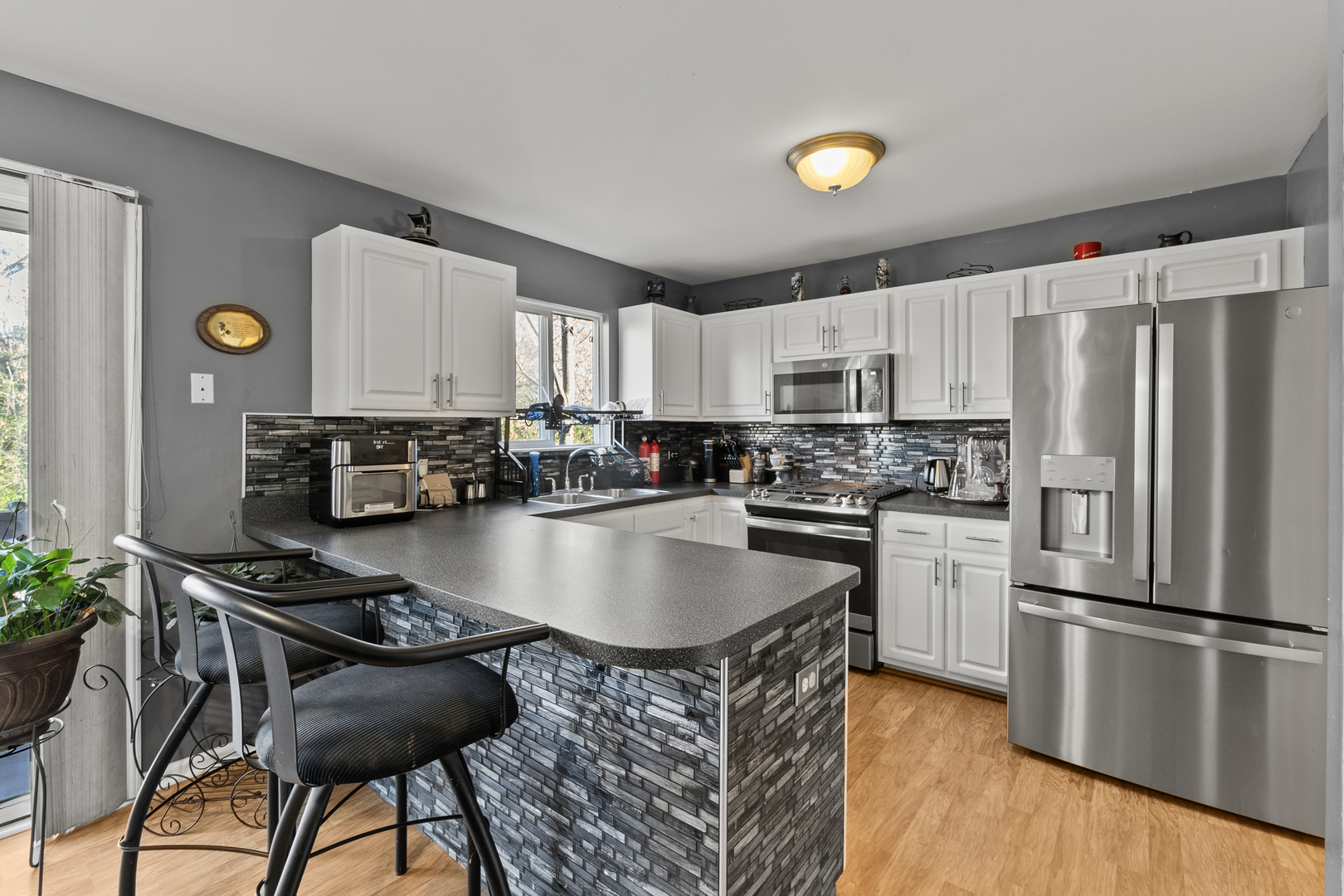 1907 Dawn Lane, Zion, IL 60099