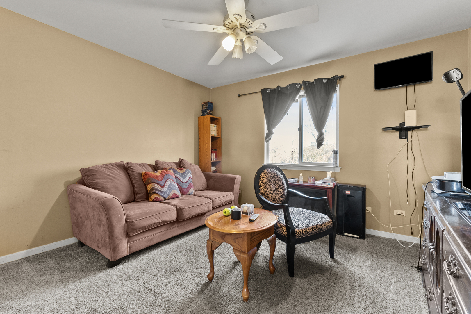 1907 Dawn Lane, Zion, IL 60099