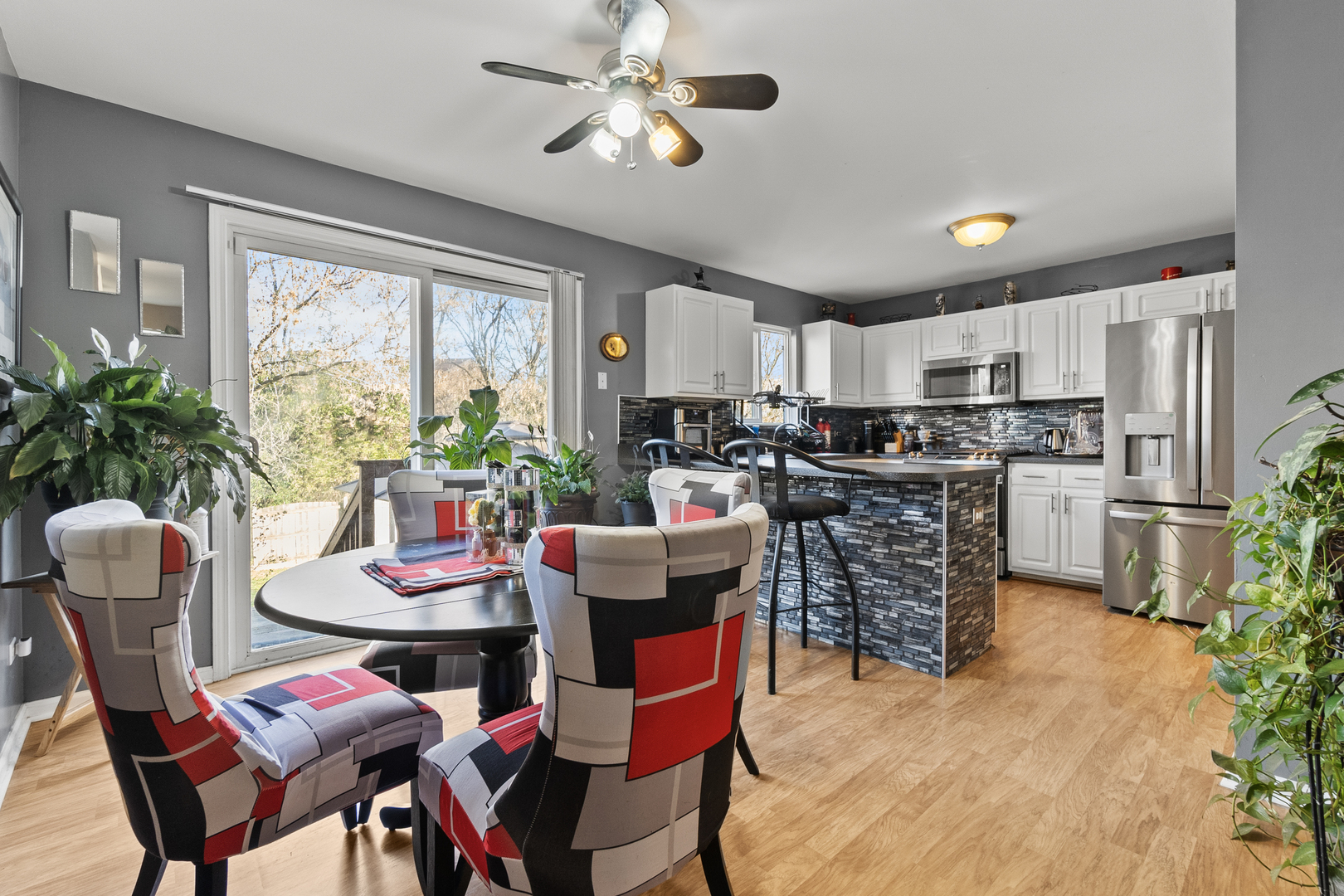 1907 Dawn Lane, Zion, IL 60099