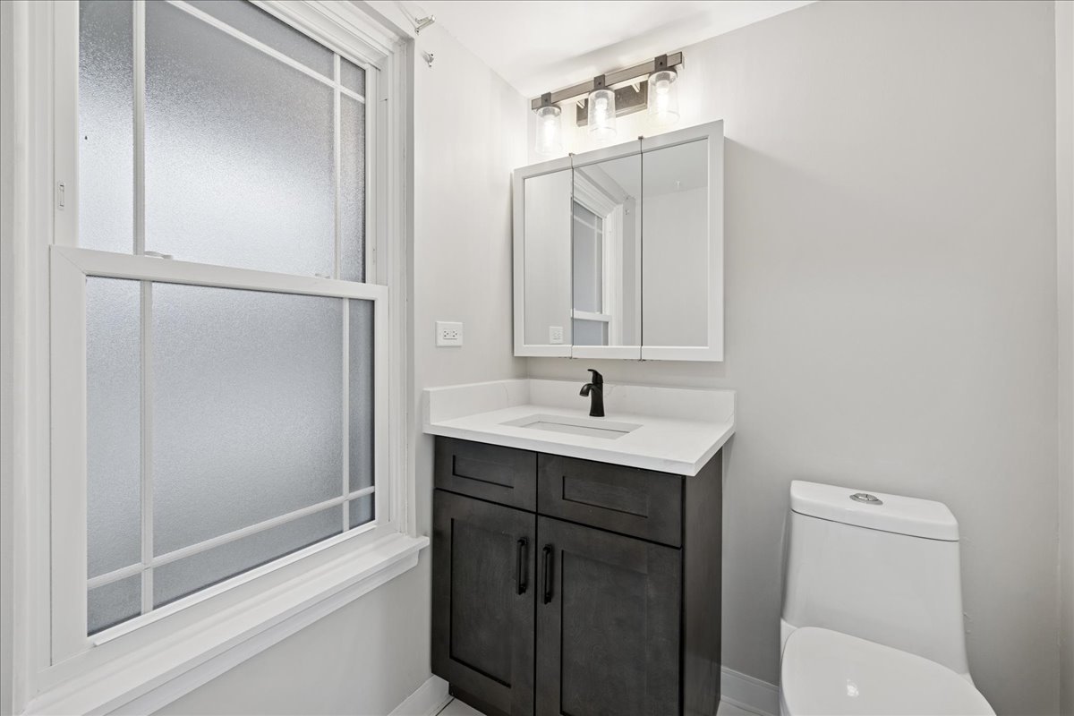 20 S Parliament Way, Mundelein, IL 60060