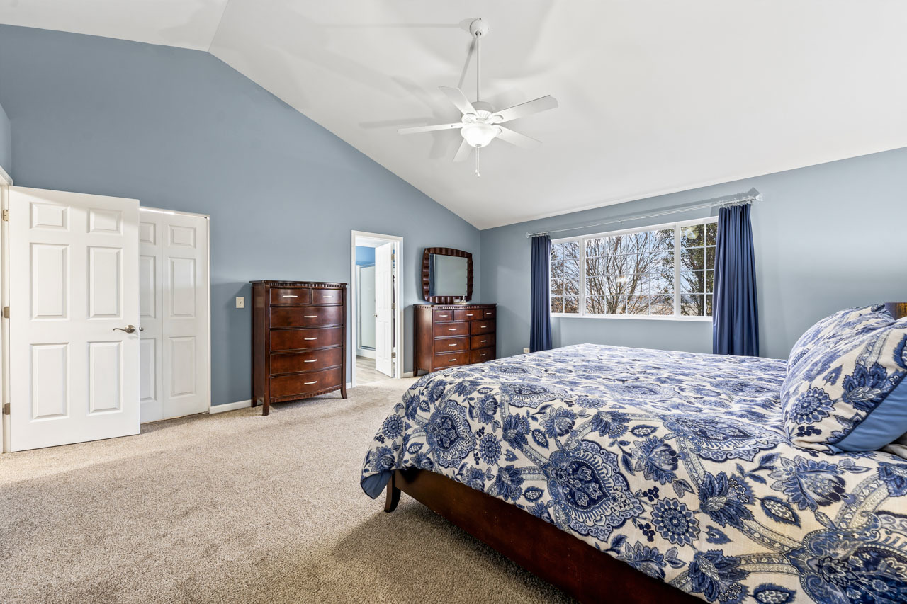 38 E Meadow Drive, Cortland, IL 60112