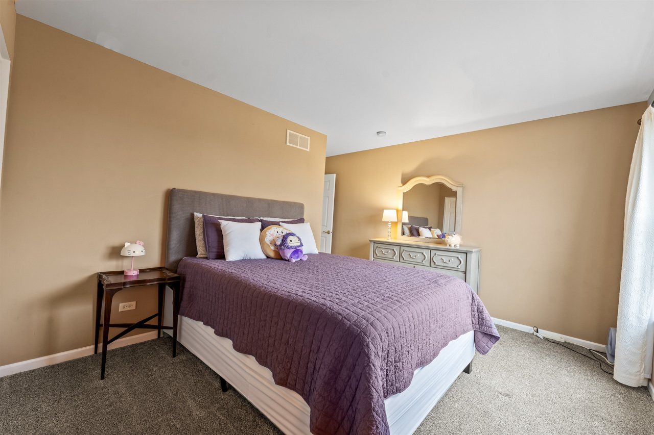 38 E Meadow Drive, Cortland, IL 60112