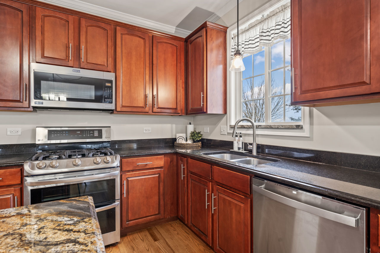 38 E Meadow Drive, Cortland, IL 60112