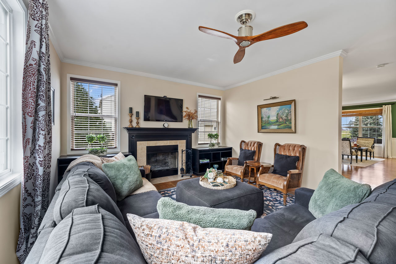 38 E Meadow Drive, Cortland, IL 60112